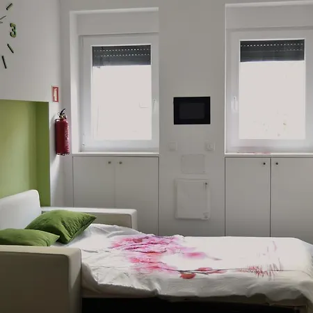 Johr Apartment *